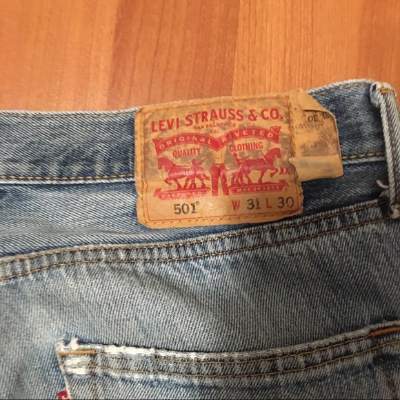 VINTAGE LEVIS!! - Picture 6 of 6